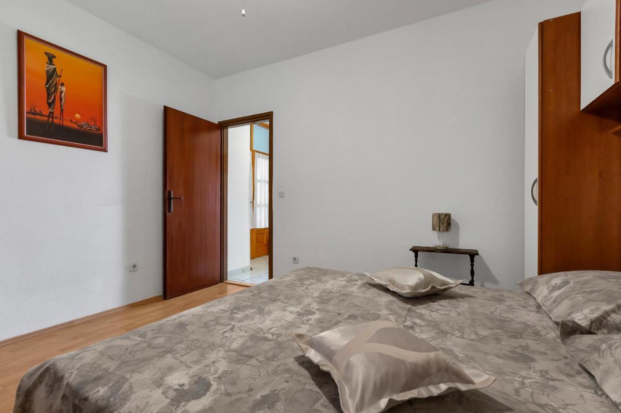 Family Apartments Leona Makarska Exterior photo
