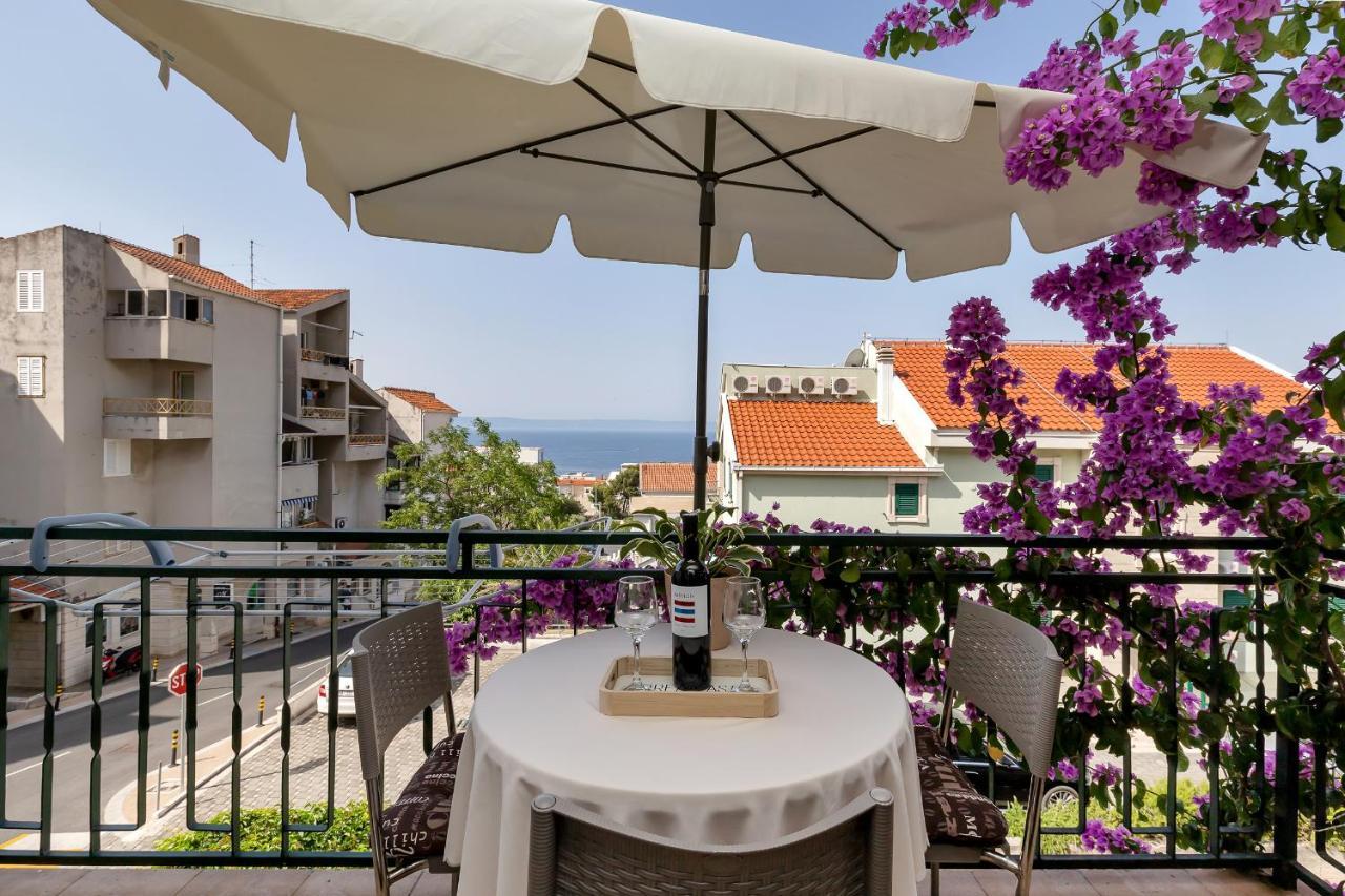 Family Apartments Leona Makarska Exterior photo