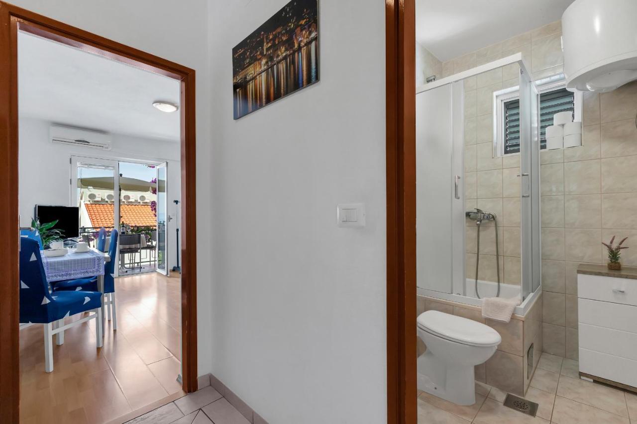 Family Apartments Leona Makarska Exterior photo