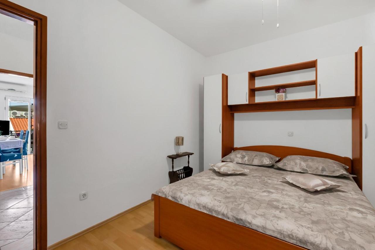 Family Apartments Leona Makarska Exterior photo