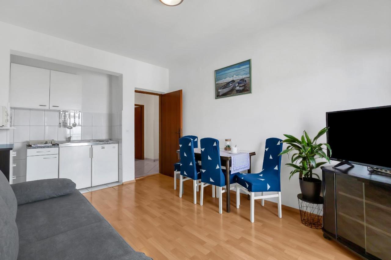 Family Apartments Leona Makarska Exterior photo