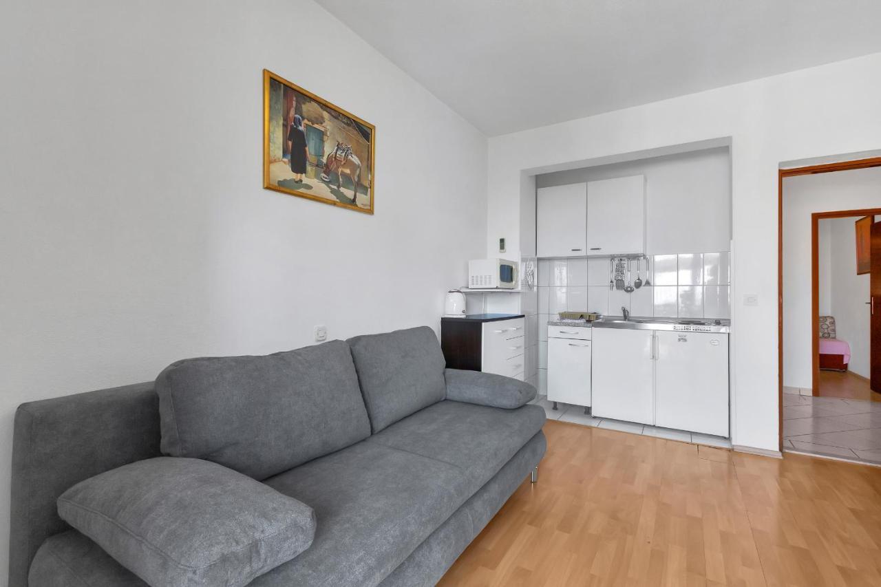 Family Apartments Leona Makarska Exterior photo