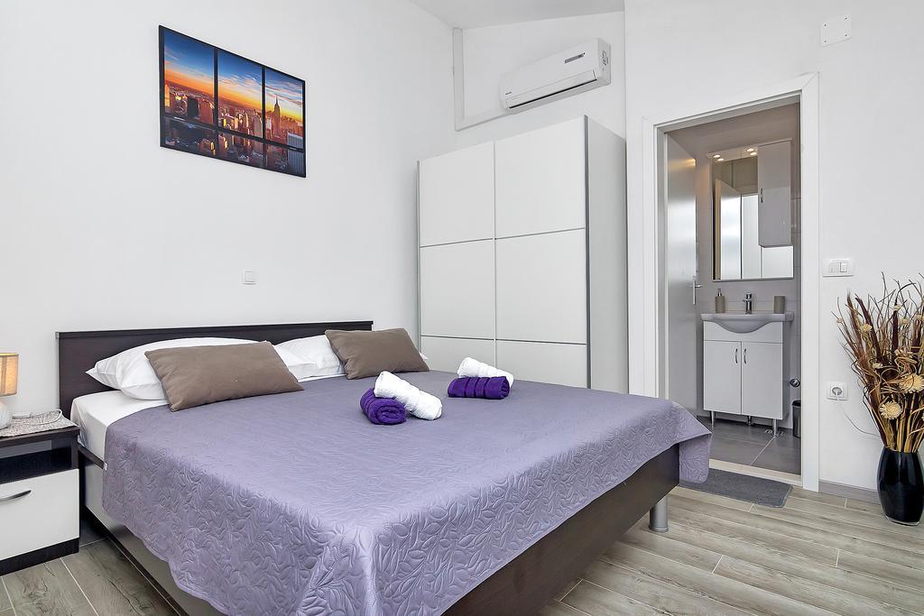 Family Apartments Leona Makarska Exterior photo