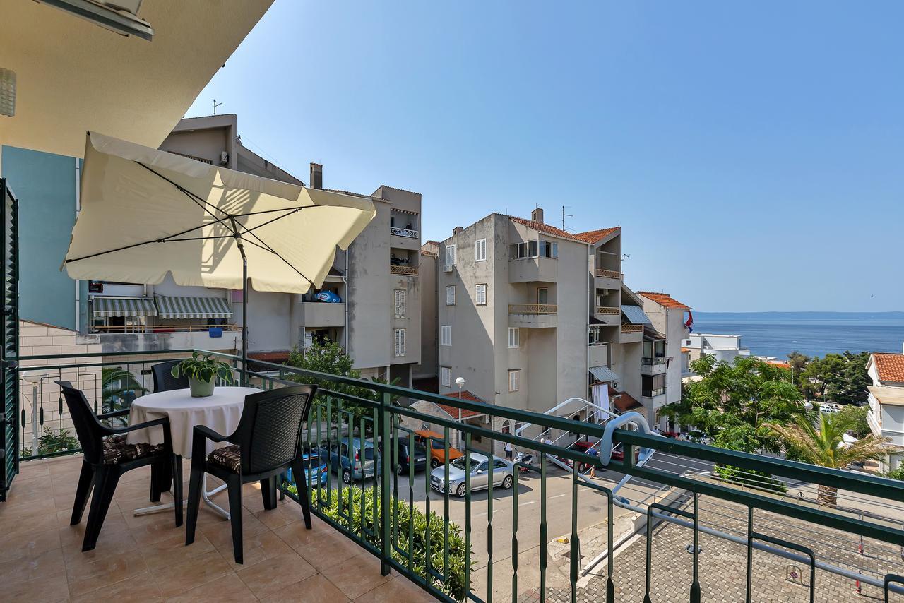Family Apartments Leona Makarska Exterior photo