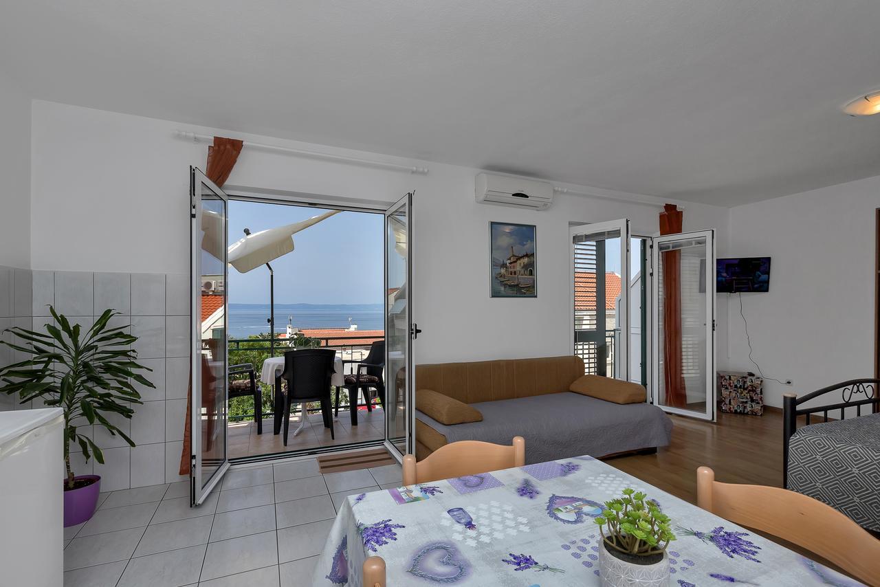 Family Apartments Leona Makarska Exterior photo