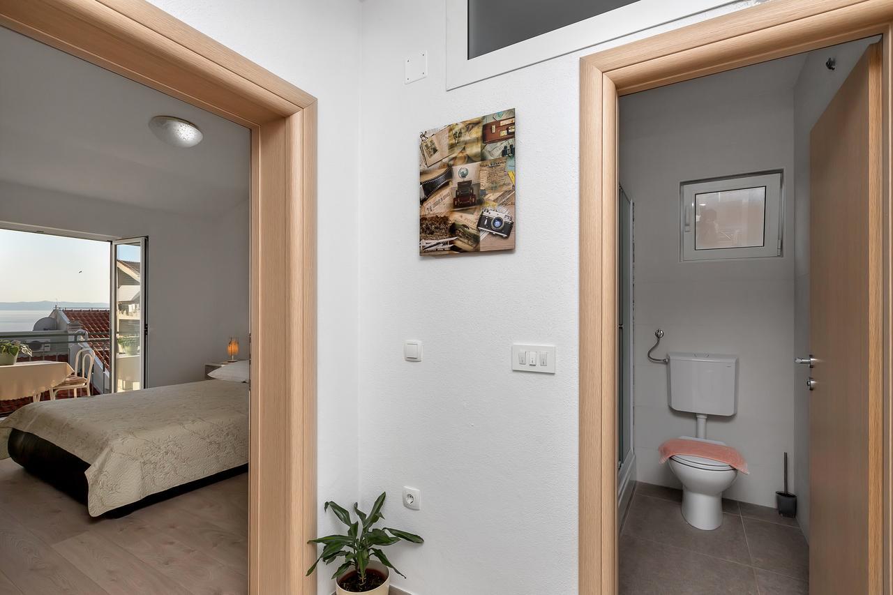 Family Apartments Leona Makarska Exterior photo