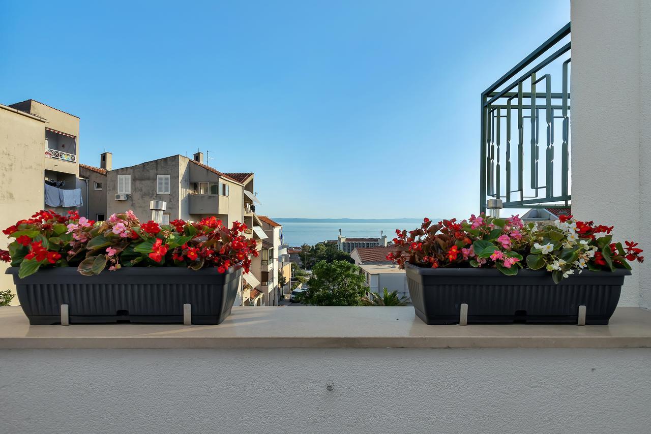 Family Apartments Leona Makarska Exterior photo