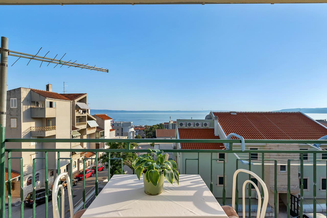 Family Apartments Leona Makarska Exterior photo