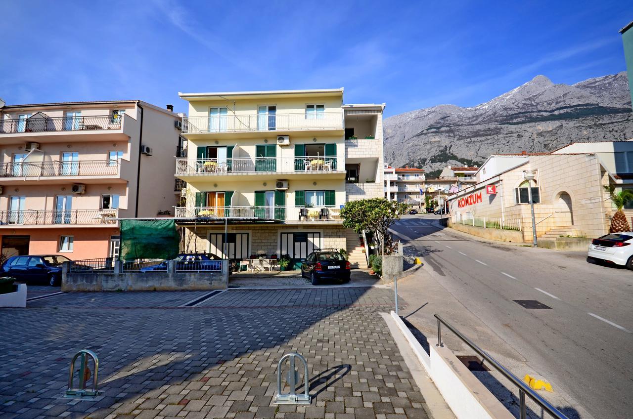 Family Apartments Leona Makarska Exterior photo